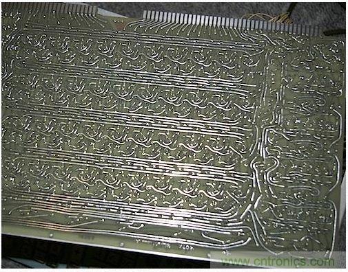 經(jīng)典懷舊拆解!歷史彌留的可編程科學計算器 from 1966