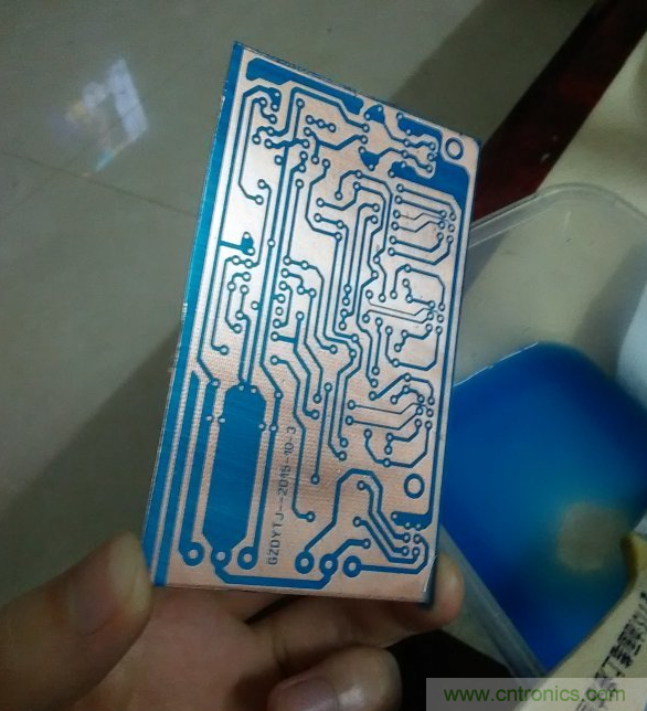 嘗試了四次PCB制作, 最后一發(fā)算是成功了