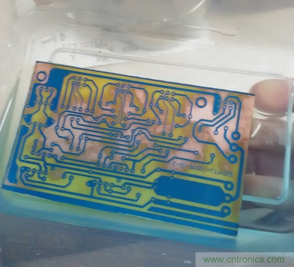 嘗試了四次PCB制作, 最后一發(fā)算是成功了